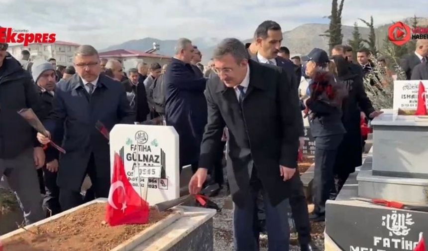 Gaziantep’te deprem şehitleri dualarla anıldı