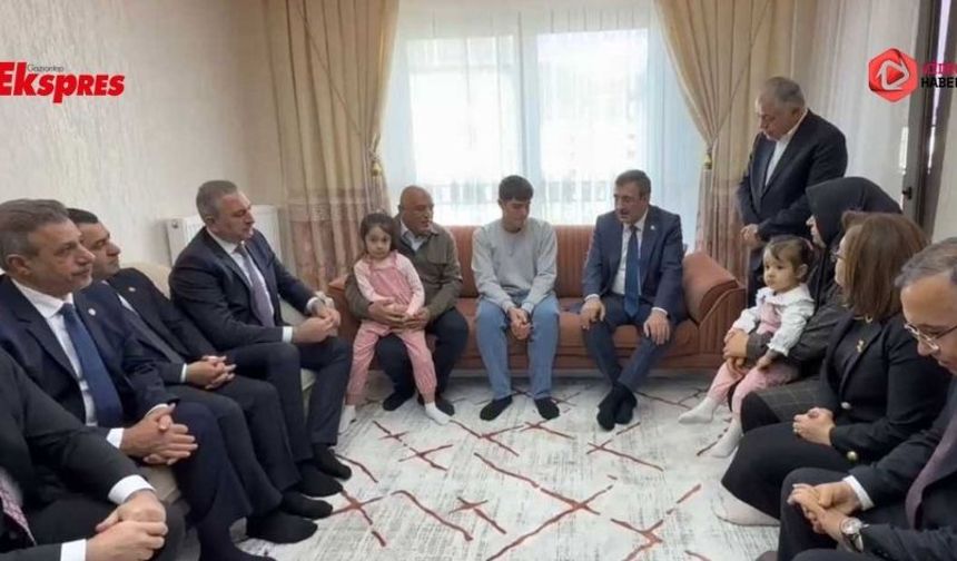 Cevdet Yılmaz Gaziantep’te depremzede aileyle buluştu
