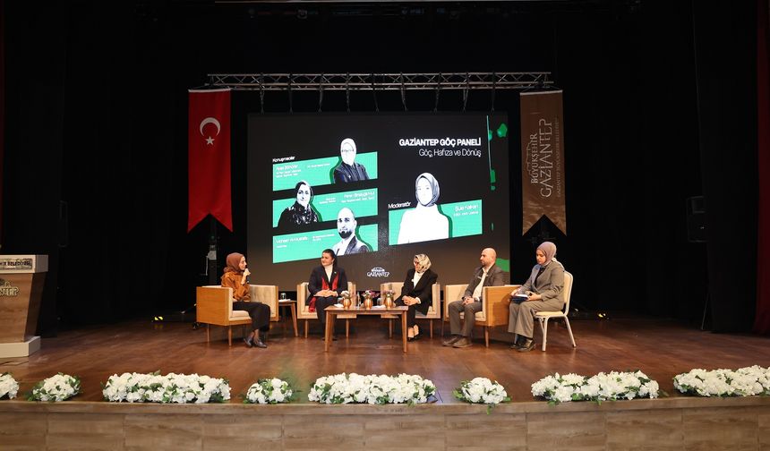 Gaziantep'te “Yeşil Otobüs” belgesel filmi’nin ilk gösterimi yapıldı