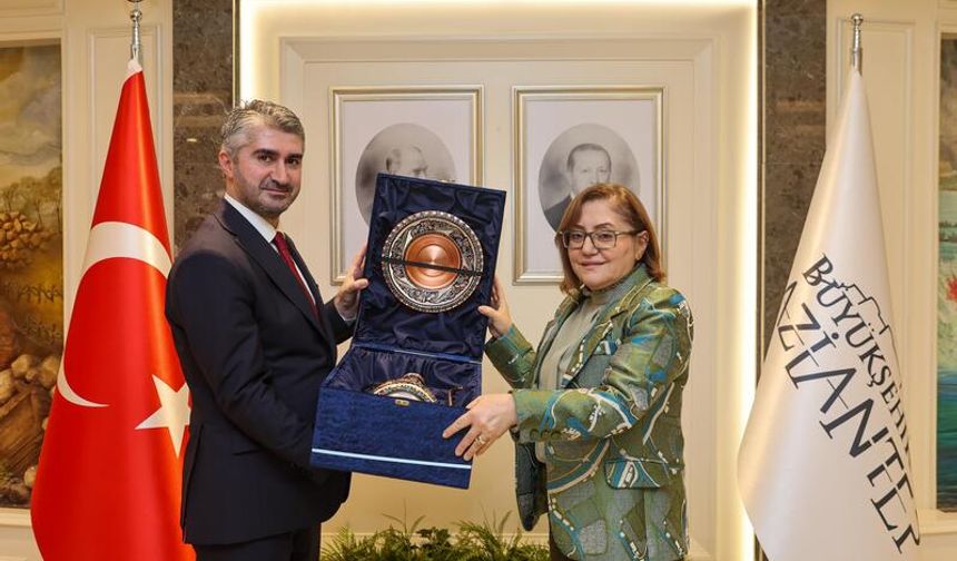 Bakan Yardımcısı Tarıkdaroğlu, Gaziantep'te ziyaretlerde bulundu