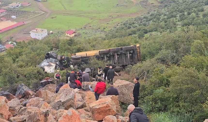 Gaziantep’te kaza: kamyon uçuruma yuvarlandı