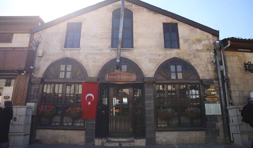 Tarihi Tahmis Kahvesi’nde Menengiç Kahvesi Geleneği