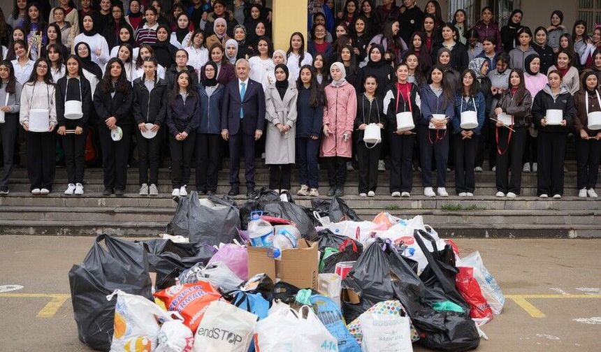 Şahinbey’de öğrenciler atıkları sanata dönüştürdü