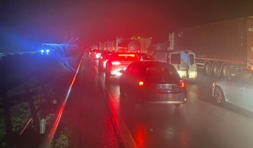 Gaziantep Osmaniye otoyolunda zincirleme kaza! Vatandaşlar yardım bekliyor