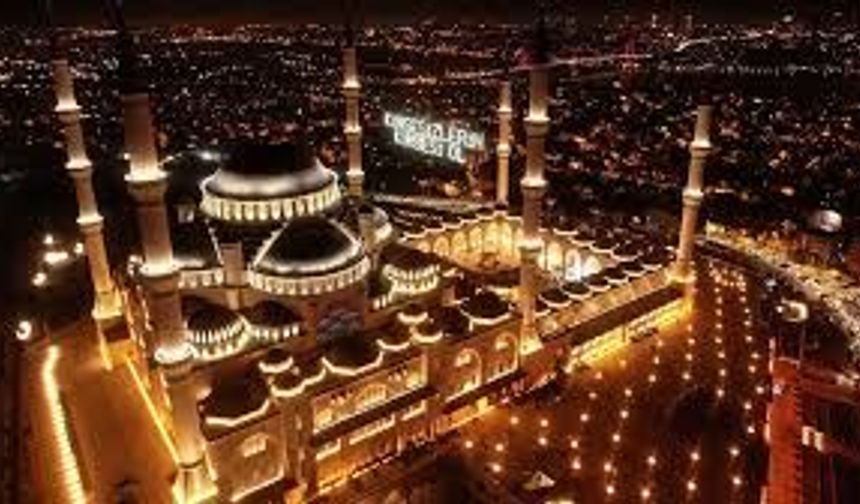 Kadir Gecesi ne zaman? 2026 Diyanet takvimine göre 27. gece hangi tarih?