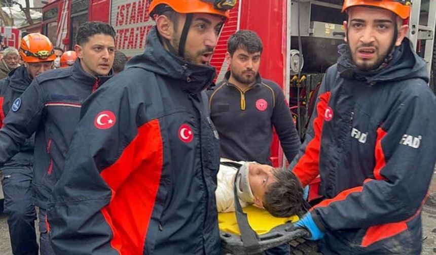 Enkaz Altında Kalanlar Var