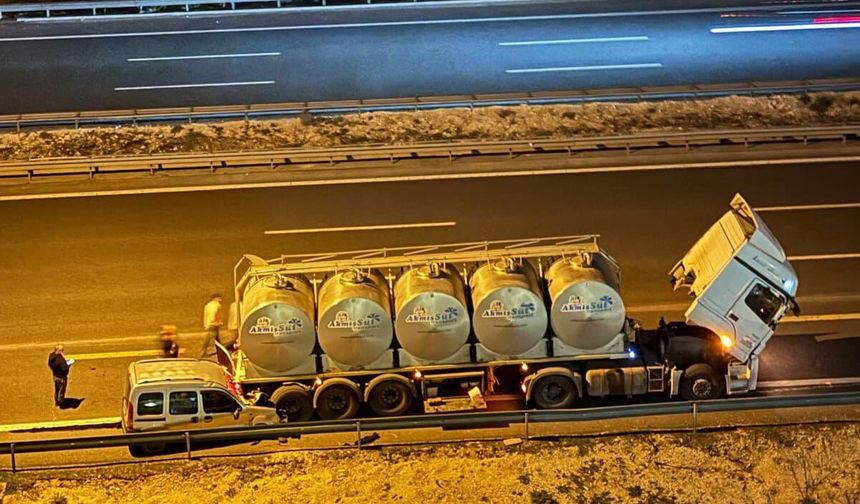 Gaziantep’te Feci Kaza! Ticari araç süt tankerinin altı girdi