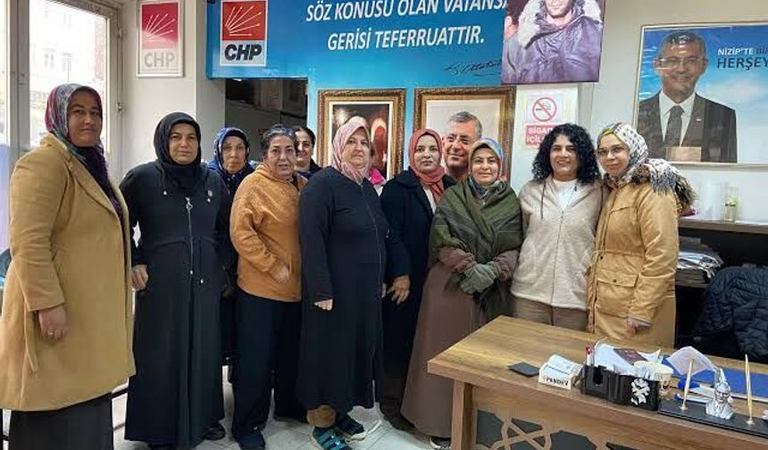 İstifa eden CHP Kadın Kolları Başkanı görevine tekrar döndü