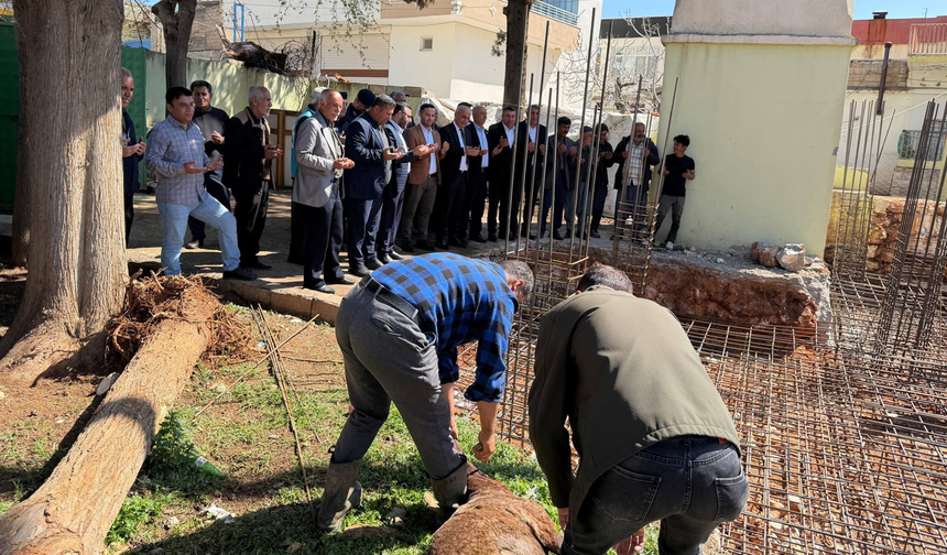 Araban'da depremde yıkılan caminin temeli atıldı
