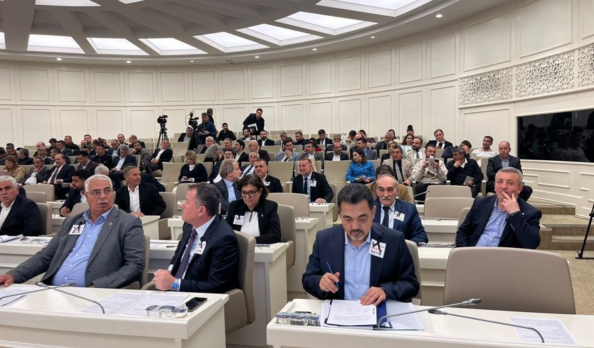 Faaliyet raporu mecliste gerginlik yarattı