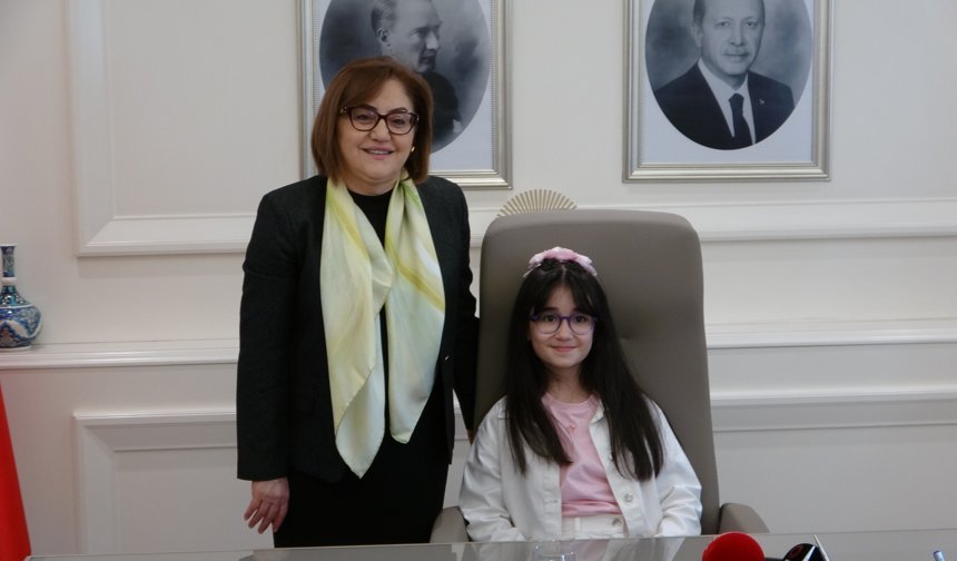 Fatma Şahin’den anlamlı devir teslim