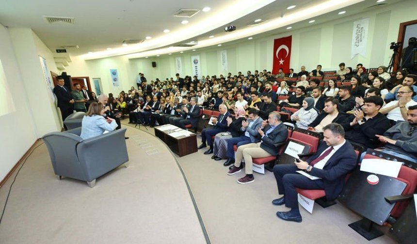 Fatma Şahin’den gençlere güçlü gelecek çağrısı