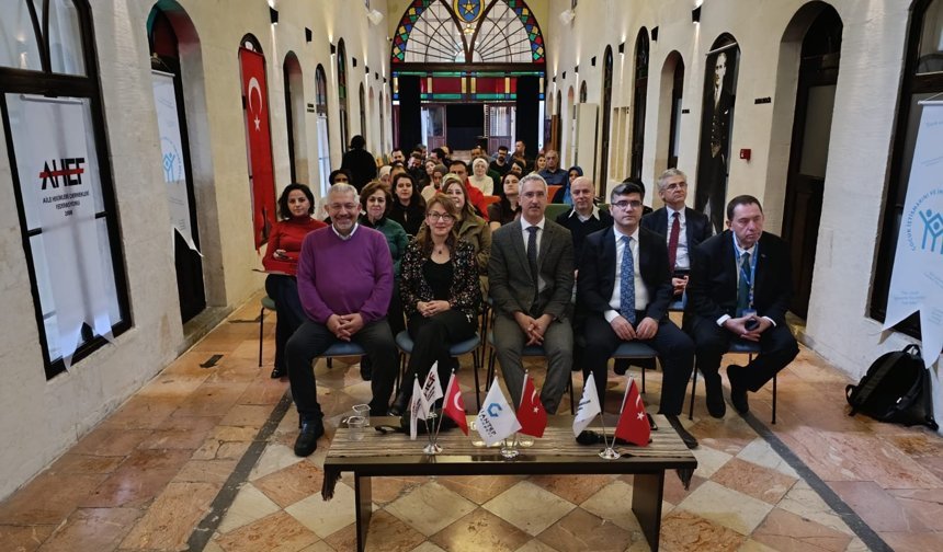 Gaziantep’te çocuk evliliğiyle mücadele eğitimi verildi