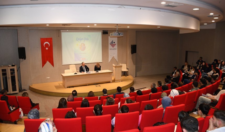 Topçuoğlu Kilis’te öğrencilerle buluştu