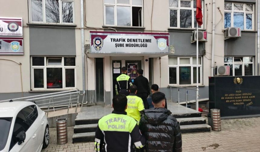 Gaziantep'te konvoy yapan sürücülere cezası kesildi