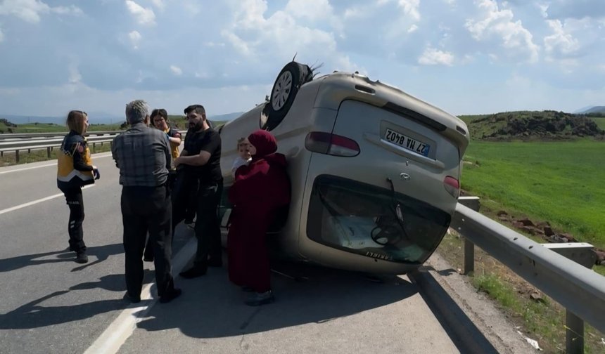 Gaziantep’te minibüs takla attı