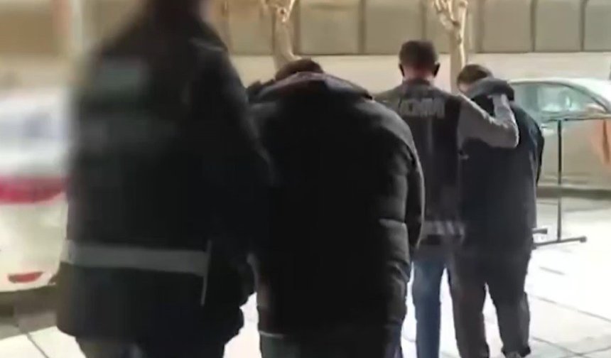 Gaziantep'te rüşvet operasyonu: Çok sayıda silah ve para ele geçirildi