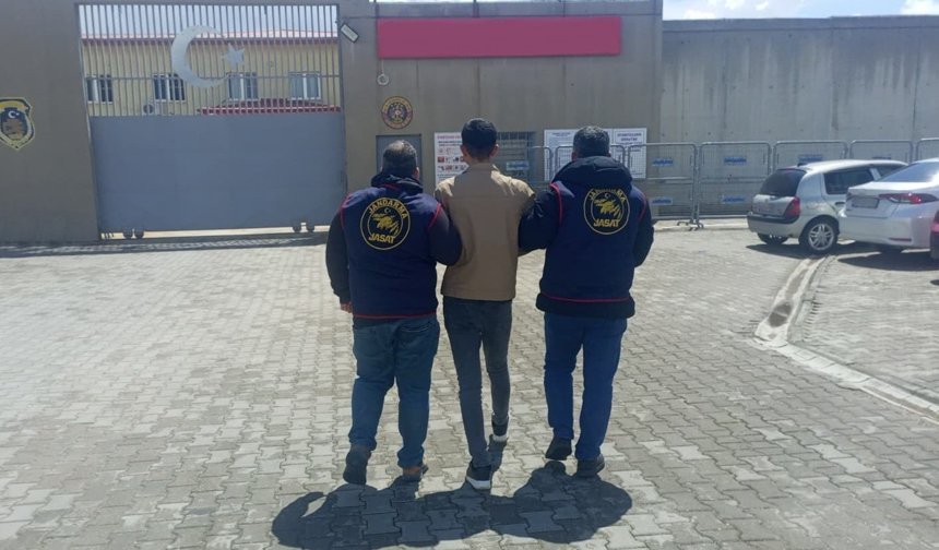 17 yıl cezayla aranan şahıs kıskıvrakyakalandı