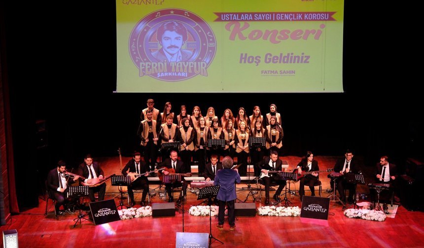 "Ustalara Saygı" konseri Ferdi Tayfur şarkılarıyla devam etti
