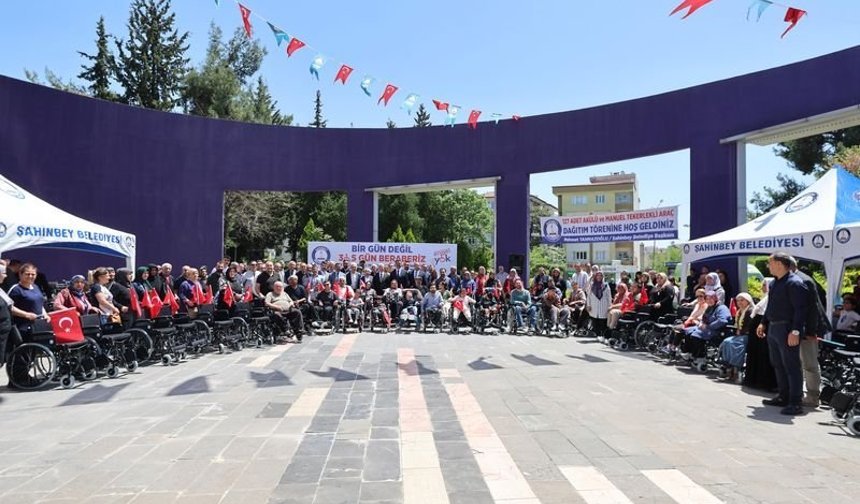 Gaziantep’te 5 bin engelliye tekerlekli sandalye desteği