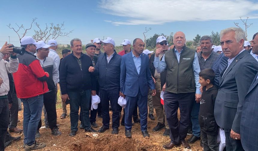 Bayraktar Gaziantep’te afetzede çiftçilerle buluştu
