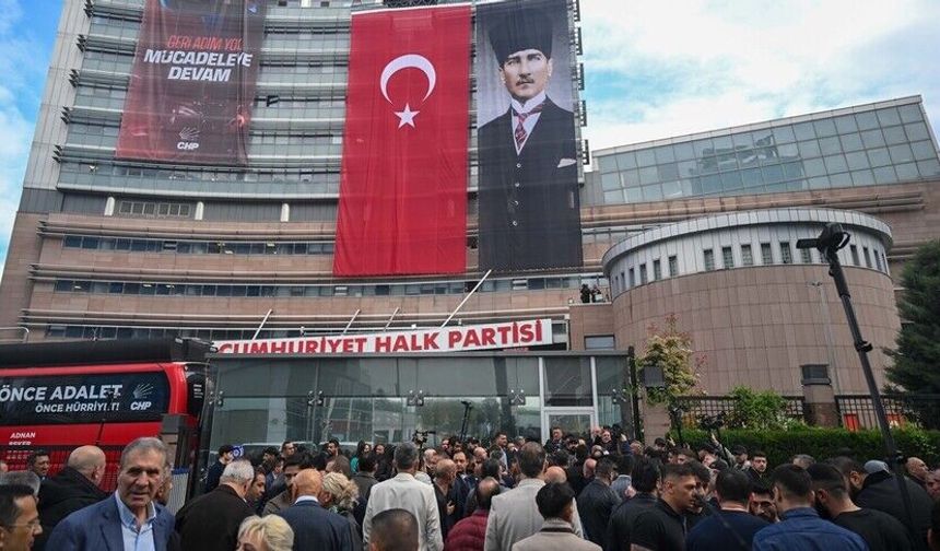 Kemal Kılıçdaroğlu CHP Genel Merkezi'nde
