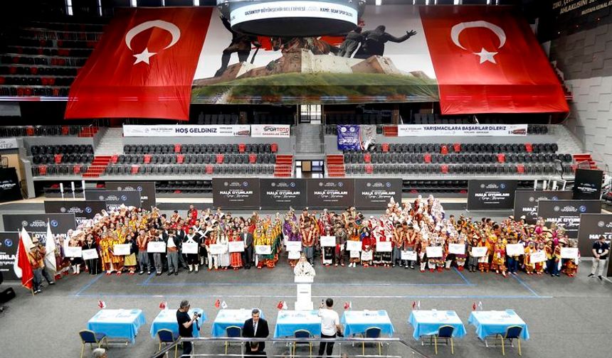 Gaziantep’te halk oyunları rüzgarı esti