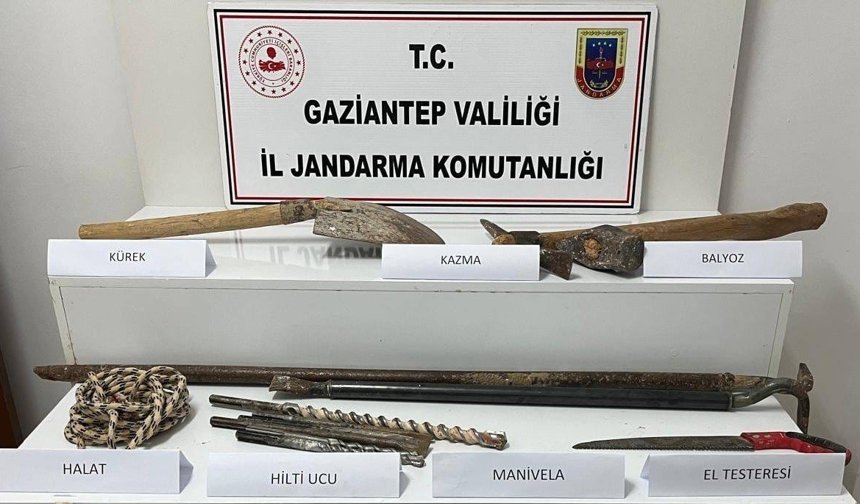 Jandarma kaçak kazıya geçit vermedi