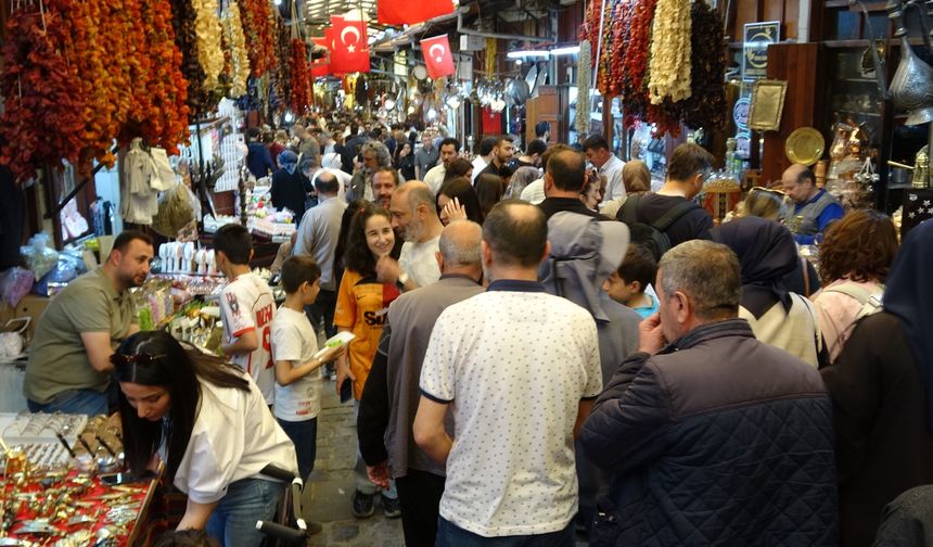 Kurban Bayramı öncesi çarşılarda yoğunluk arttı