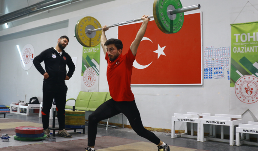 GAÜN öğrencisinden Avrupa şampiyonluğu