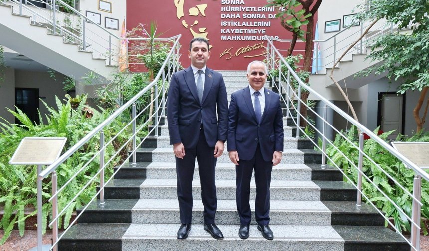 Azerbaycan Milletvekili Hamzayev’den GAÜN’e ziyaret