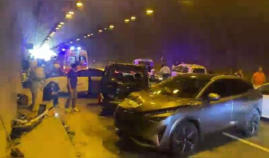 Tünelde zincirleme kaza! 6 araç birbirine girdi