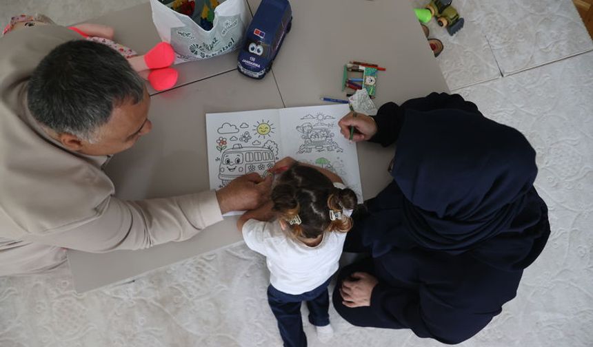 4 çocuk, 2 torun yetmedi: Bir çocuğa daha yuva oldular