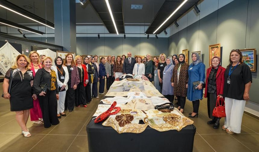 550 el emeği eser görücüye çıktı