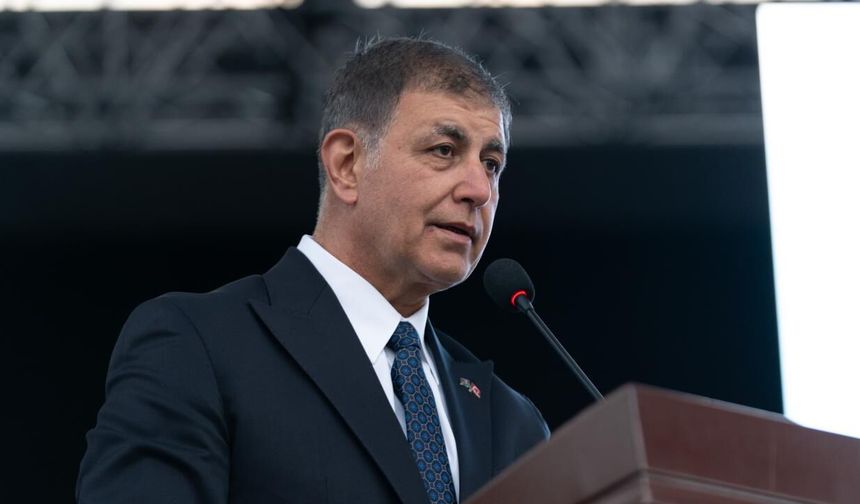 İzmir Belediye Başkanı CHP’den istifa etti