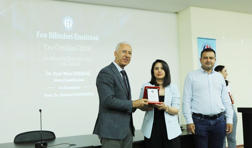 GAÜN’de en iyi tezler ödüllendirildi