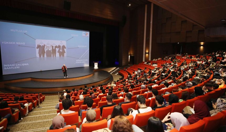 GAÜN’de İŞKUR Gençlik Programı başladı