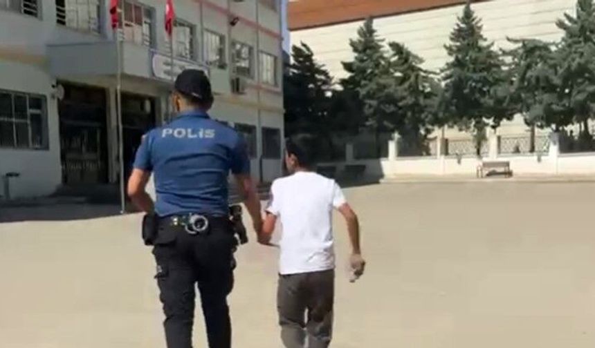 Gaziantep'te sınav günü öğrencilerin yardımına polis yetişti