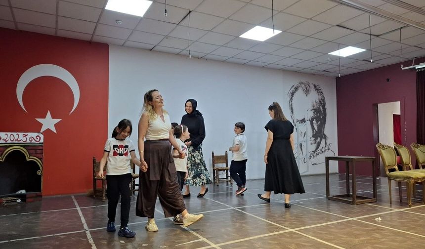 Geçmişten geleceğe teknoloji drama ile anlatıldı
