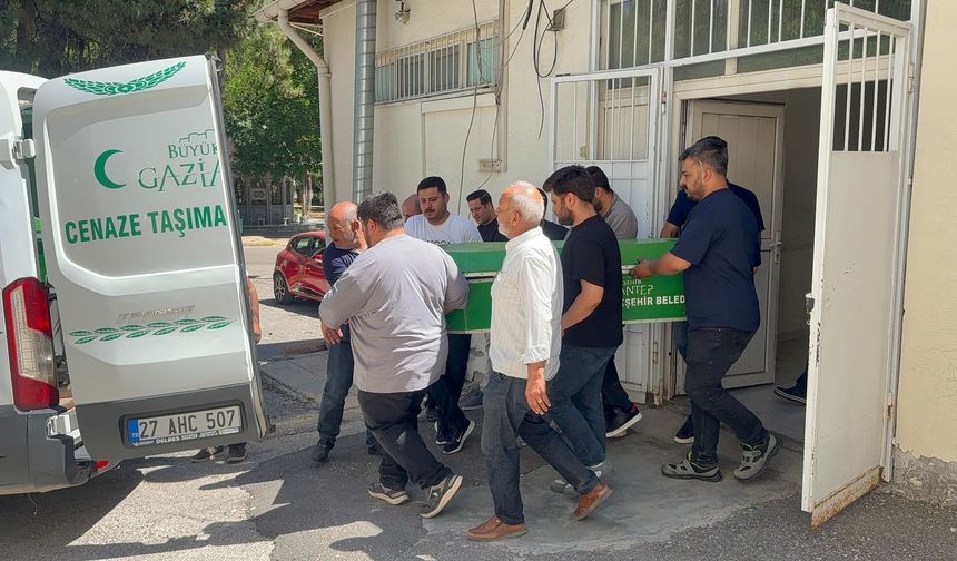 Trafik kazasında ölen gencin cenazesi ailesine teslim edildi