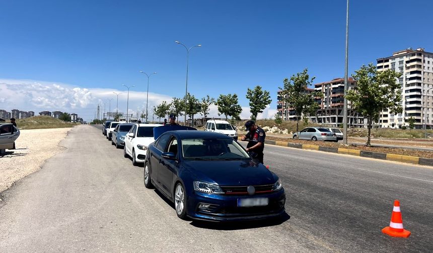 Jandarma uygulamasında 176 aranan şahıs yakalandı
