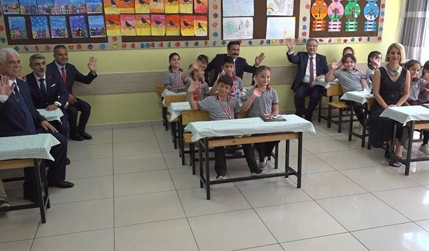 Gaziantep’te eğitim yılı sona erdi: Öğrenciler karnelerini aldı