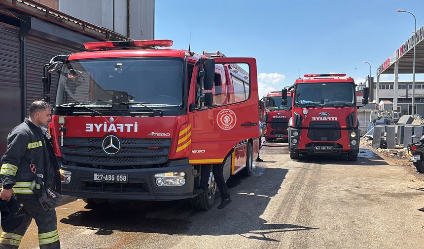 Gaziantep'te korkutan yangın kontrol altına alındı