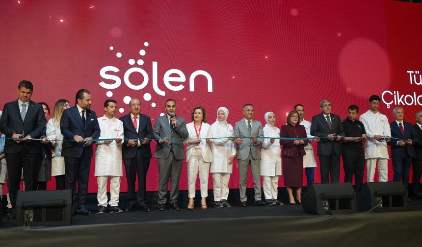Bakan Kacır Gaziantep’te çikolata fabrikasının açılışına katıldı
