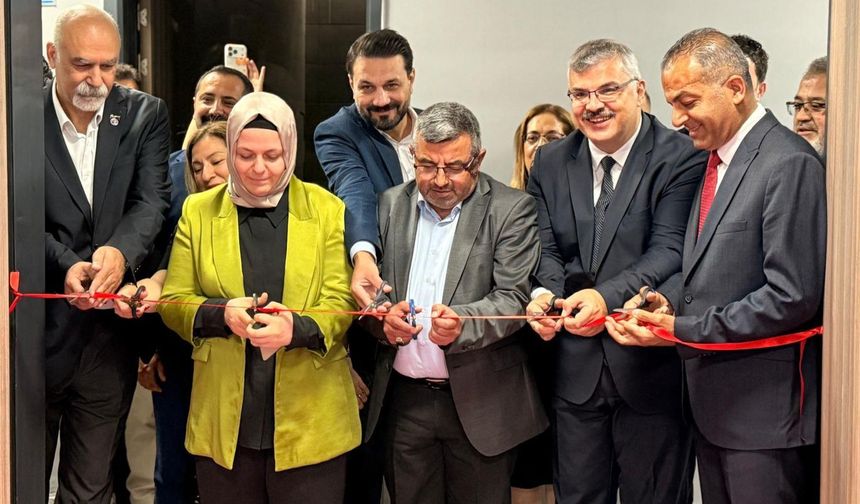 Öğrenciler yenilenen spor salonuna kavuştu
