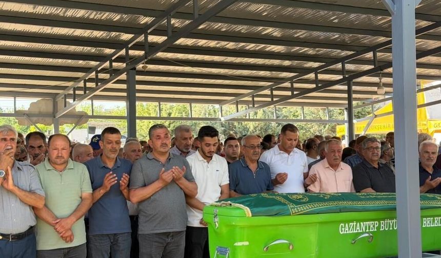 YKS sınavına giderken hayatını kaybeden genç toprağa verildi