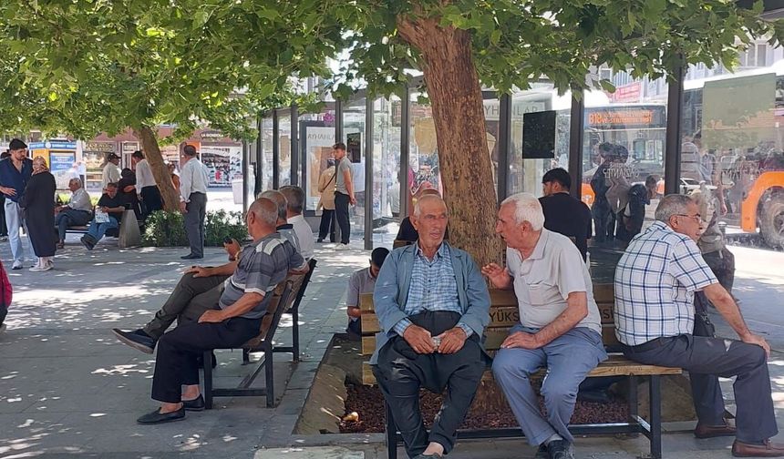 Siyaset konuşmaktan korkuyoruz
