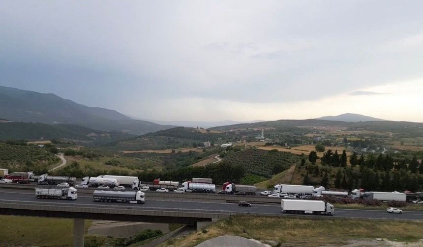 TAG yolunda zincirleme kaza: Yaralılar var...