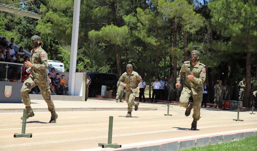 Türk Kara Kuvvetleri'nin 2235'inci yılı Gaziantep'te kutlandı
