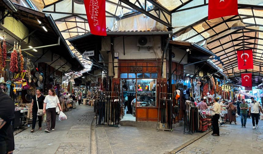 Bakırcılar Çarşısına can veren esnaflar